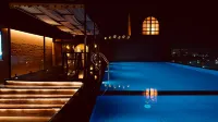 Historia Royal - Pools