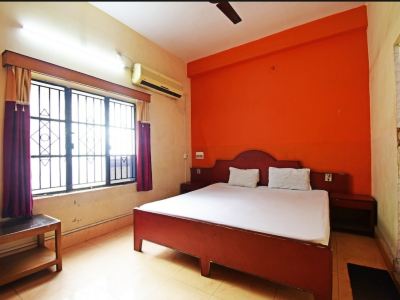Hotel Paras