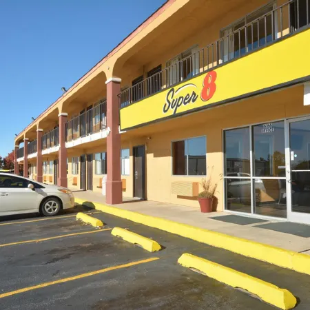 Super 8 by Wyndham Midwest City OK
