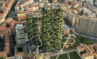 Design Premium Apartment in Center Milan - HomeUnity