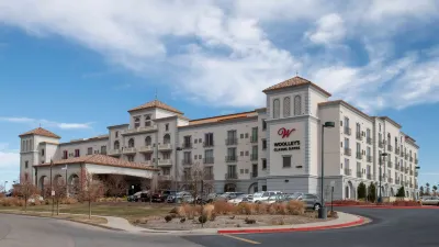 Woolley's Classic Suites Denver Airport Hotels in Орора