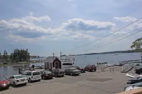 Tugboat Inn - parking