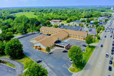 Equality Inn Hotel dekat Rockford Plaza Shopping Center