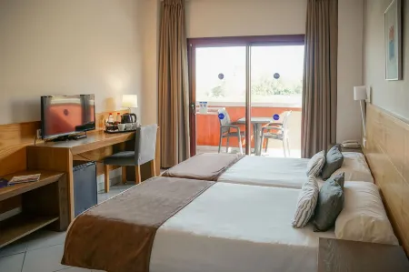 Ohtels Campo de Gibraltar Отели в г. Ла-Линеа-де-ла-Консепсьон