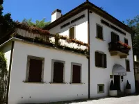 Hotel Bonconte Hotels near Monument to Raphael