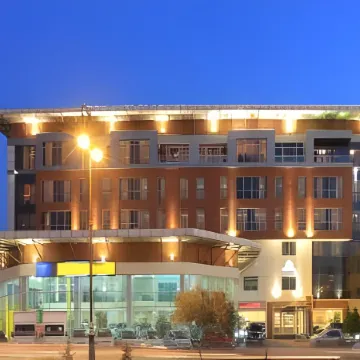 Days Hotel by Wyndham Baku Отели рядом с достопримечательностью «Крепость Рамана»