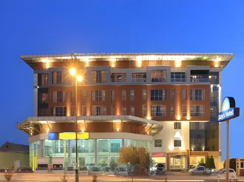 Days Hotel by Wyndham Baku Отели рядом с достопримечательностью «Центр Гейдара Алиева»