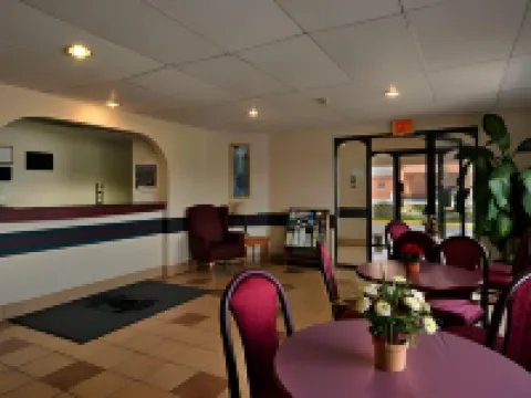 Super 8 by Wyndham Belleville Hotels in Belleville