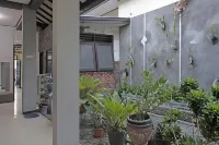 RedDoorz @ Soekarno Hatta 2 Hotels in Lowokwaru