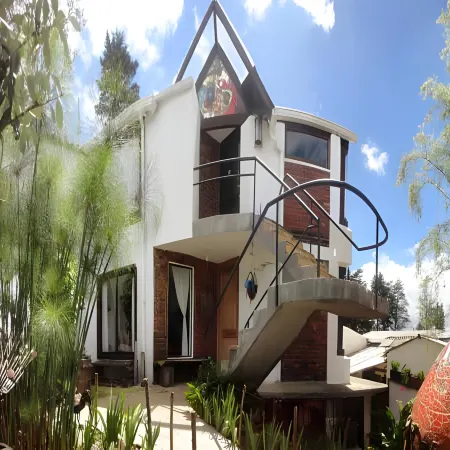 La Colina Hotel Cottage Отели рядом с достопримечательностью «Суба»