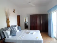 Divers Lodge Guest House Hotels in Glacis