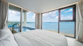 Pohang Overlooking Pool Villa