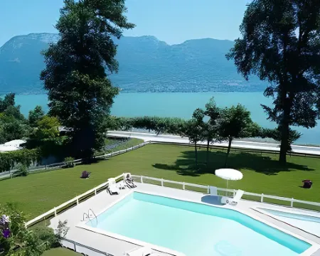 Black Bass Hotel Hoteles en Sévrier