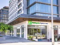 Holiday Inn Express & Suites Sunshine Coast Các khách sạn ở Maroochydore