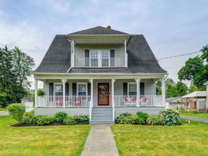 Charming & Historic Buffalo Home w/ Private Deck!