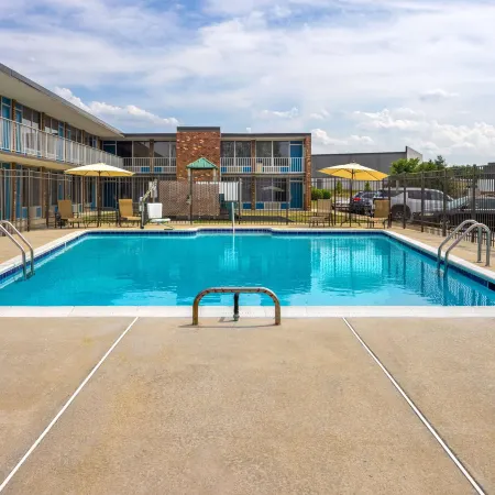 Days Inn by Wyndham Frederick