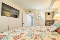 Oceanfront Resort Condo in North Myrtle Beach - bar