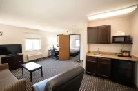 Quality Inn & Suites Watertown Near Prairie Lakes Ice Arena Hotels in Rauville Township