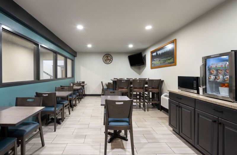 Super 8 by Wyndham Columbus photo 3