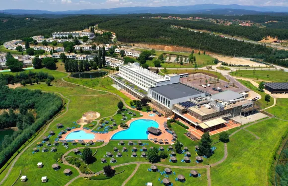 蒙特貝羅阿歸拉湖度假温泉酒店