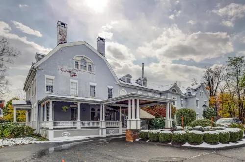 Simsbury 1820 House Hotels in Simsbury