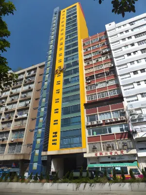 IW Hotel فنادق في 