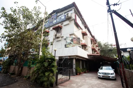 Hotel Redwings Castle Отели рядом со станцией Panvel Railway Station