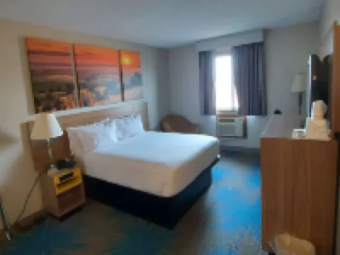 Days Inn by Wyndham Willmar Hotels in Willmar