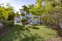 Agios Tychon Luxury Villa with Private Pool Hôtels à proximité de : Amathus