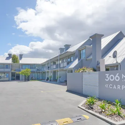 306 Motel Apartments Hotels near Ilam Gardens