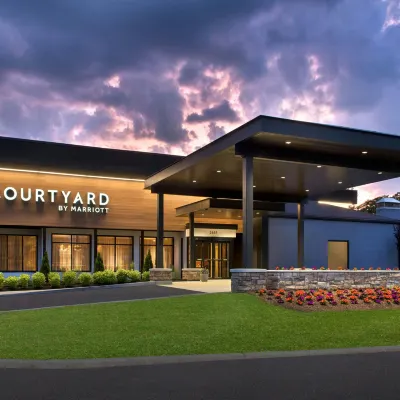 Courtyard Poughkeepsie Hotels near The Waterfront