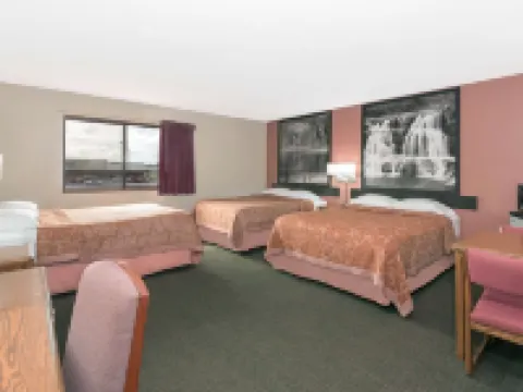 Super 8 by Wyndham Perham Hotels in Perham
