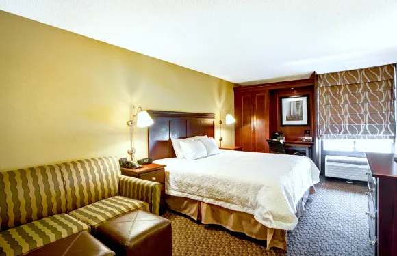 德州農機學院附近克利奇站歡朋酒店