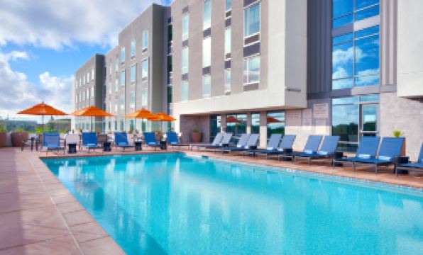 Hampton Inn & Suites Anaheim