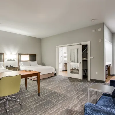 Hampton Inn & Suites Dallas/Ft. Worth Airport South Hotels near Centreport Station