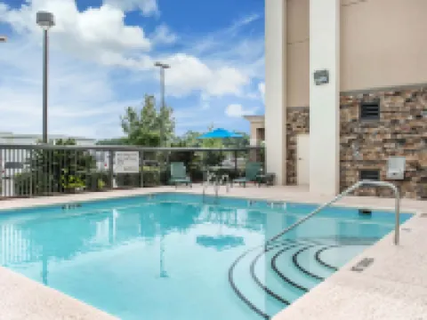 ハンプトン イン ダグラス ダグラスのホテル