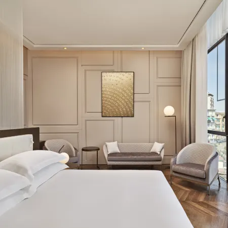 De Bonart Naples, Curio Collection by Hilton