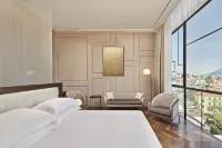 De Bonart Naples, Curio Collection by Hilton