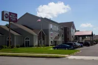 Best Western Plus Menomonie Inn  Suites Các khách sạn ở Menomonie