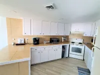 Wow!!!!, on Beach, 7TH FL, Amazing Bay and Fireworks View! Spi License 20232542