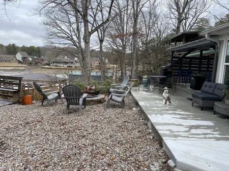 Lake Hamilton Cottage by Terri Отели в г. Пайни