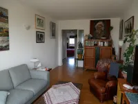 5 pers. 3 rooms 70 m2 in luxury building, 1 mn from RER and Vincennes woods