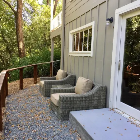Lovely, Large 1 Br Apt in Sunny Central Marin! On 2 acres of gardens & woodlands