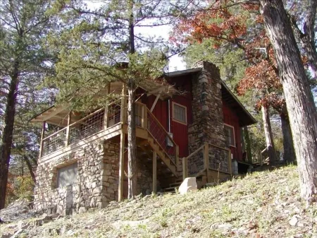 Romantic Cabin with Jetted Tub!  Minutes to Branson Landing and 76 Strip