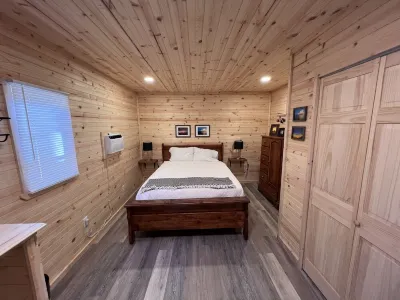 CABIN ON LAKE HAMILTON ALSO FULL RV HOOK UP