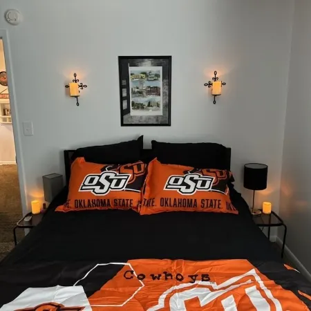 Pet friendly. Blocks to OSU - 0.7mi to BP Stadium!