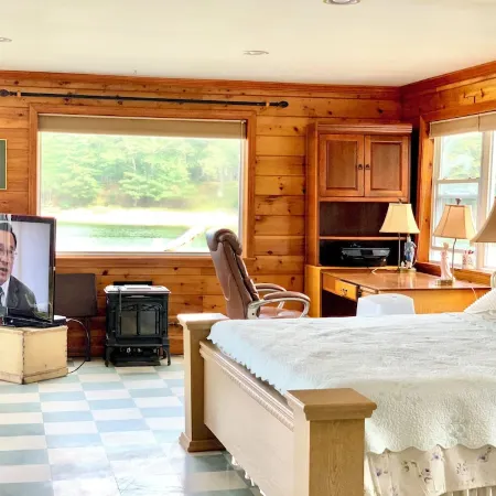 Large beautiful ocean front studio with private dock