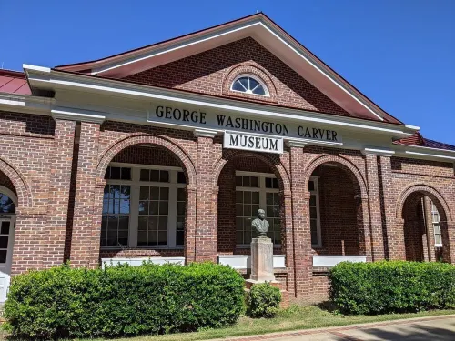 Bungalow Suite 18 miles from Auburn Hotels in Tuskegee