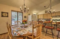 Bobcat Bungalow - Quaint, Quiet & Cozy Retreat in Munds Park