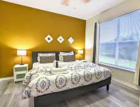 Beautiful Lake View Condo. Close to Disney